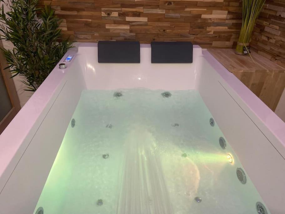 Lover Dose Spa Vierzon Exteriör bild